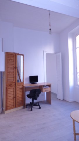 Location Appartement meublé 1 pièce (studio) - 13m² 75011 Paris
